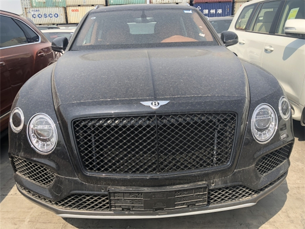 宾利添越柴油版销售电话：13389982878刘经理