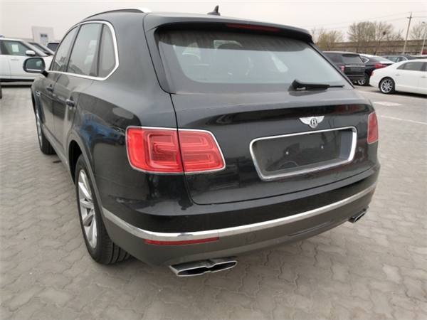 宾利添越销售电话：13389982878刘经理