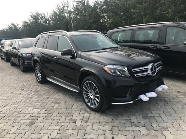 奔驰GLS450销售电话：13389982878刘经理