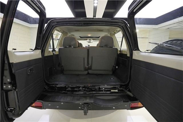 日产途乐Y61中东版销售电话：13312185430刘经理