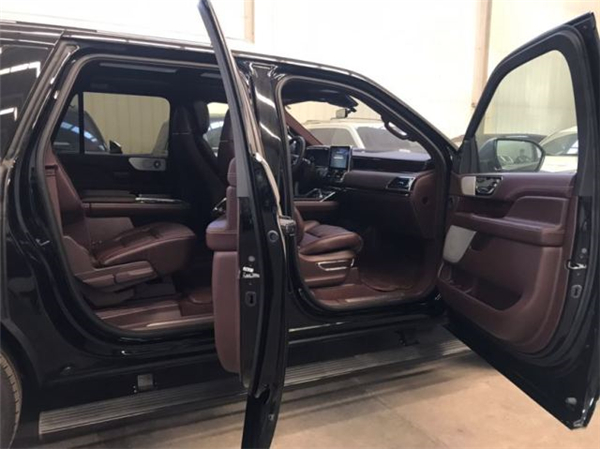 林肯领航员销售电话：13389982878刘经理