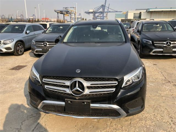 奔驰GLC300销售电话：13389982878刘经理