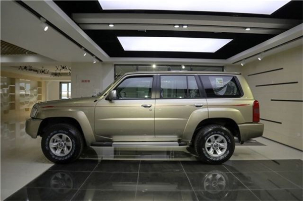 日产途乐Y61中东版销售电话：13312185430刘经理