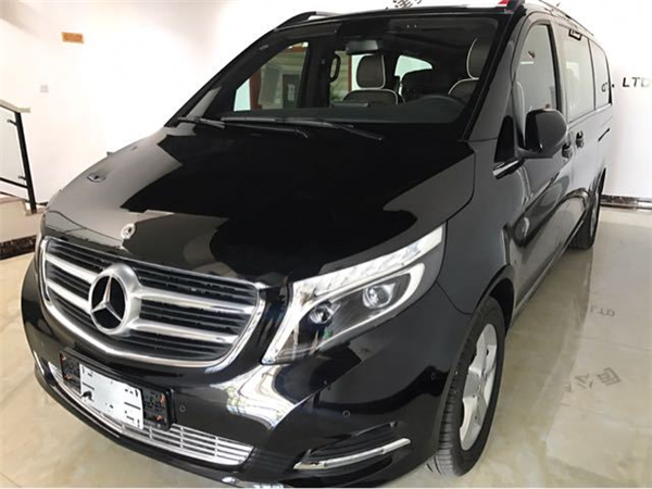 奔驰V250销售电话：13389982878刘经理