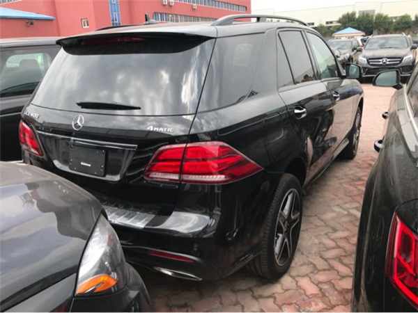 奔驰GLE400销售电话：13389982878刘经理