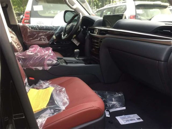 雷克萨斯LX570销售电话：13389982878刘经理