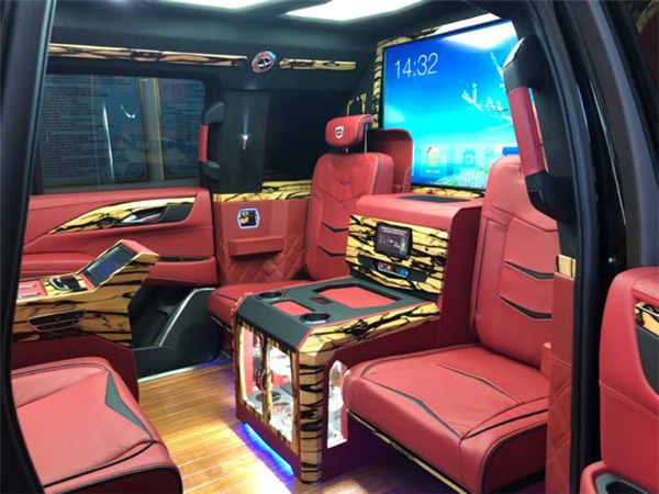 凯迪拉克总统一号销售电话：13389982878刘经理