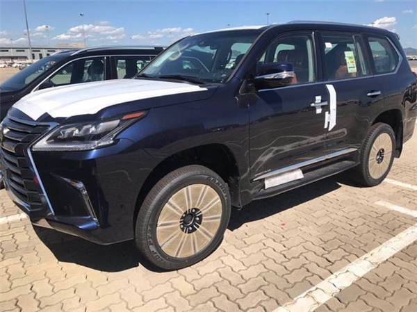 雷克萨斯LX570销售电话：13389982878刘经理