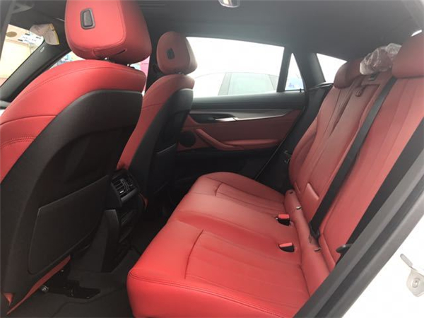 宝马X6销售电话：13389982878刘经理