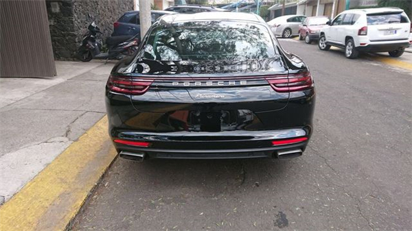 保时捷帕拉梅拉销售电话：13389982878刘经理