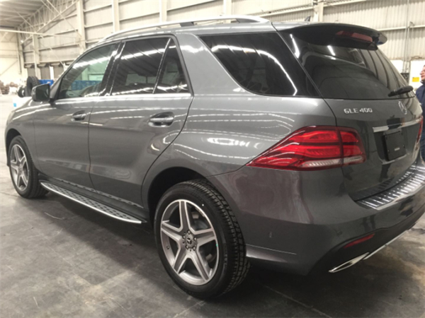 奔驰GLE400销售电话:13389982878刘经理 66b7ecdd8b3e9f72.jpg