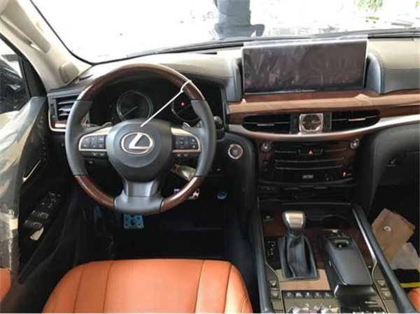 雷克萨斯LX570 7×24H销售热线：133-8998-2878刘经理（同微信）