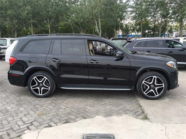 奔驰GLS450销售电话：13389982878刘经理