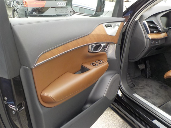 沃尔沃XC90销售电话：13389982878刘经理
