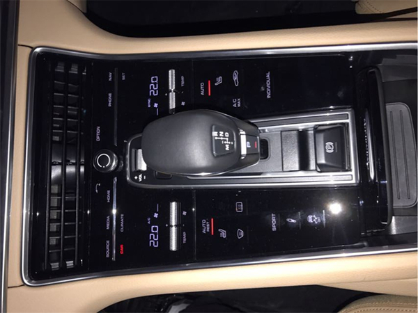 保时捷帕拉梅拉销售电话：13389982878刘经理