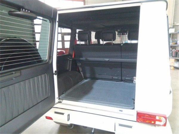 奔驰越野车 销售电话：13389982878刘经理