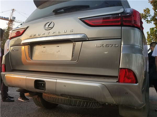 雷克萨斯LX570销售电话：13389982878刘经理