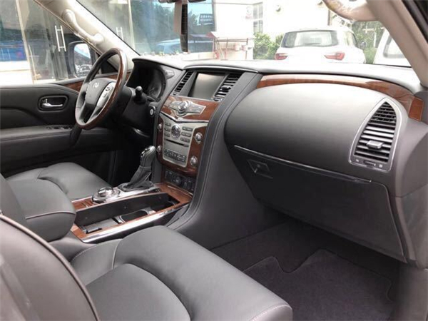 英菲尼迪QX80销售电话：13389982878刘经理