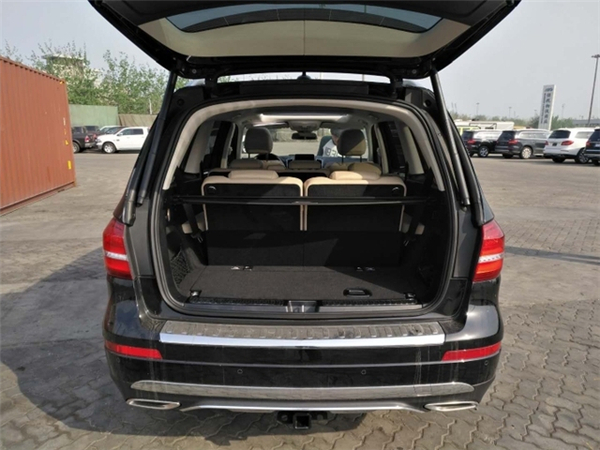 奔驰GLS450销售电话：13389982878刘经理