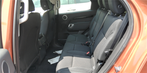 路虎发现五销售电话：13389982878刘经理