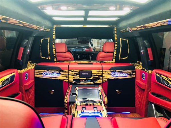 凯迪拉克总统一号销售电话：13389982878刘经理