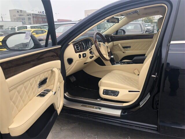 宾利飞驰销售电话：13389982878刘经理