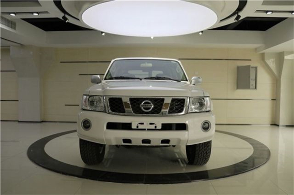 日产途乐Y61中东版销售电话：13312185430刘经理