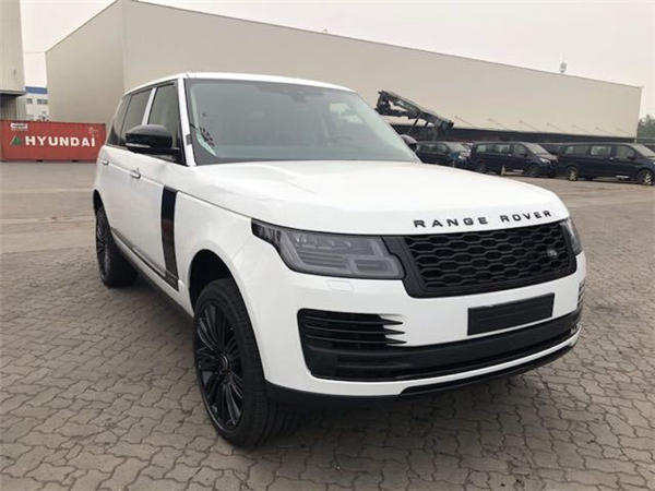 2018款路虎揽胜创世加长销售电话：13389982878刘经理