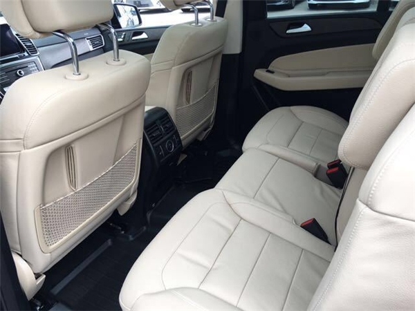 奔驰GLS450销售电话：13389982878刘经理