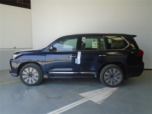 雷克萨斯LX570销售电话：13389982878刘经理