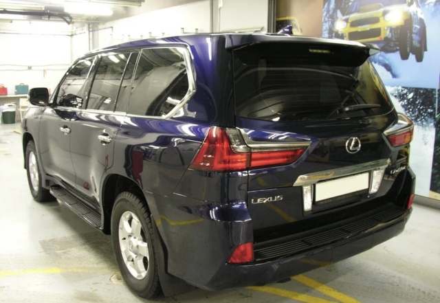 雷克萨斯LX450D销售电话：13389982878刘经理