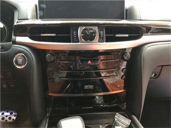 雷克萨斯LX570 7×24H销售热线：133-8998-2878刘经理（同微信）