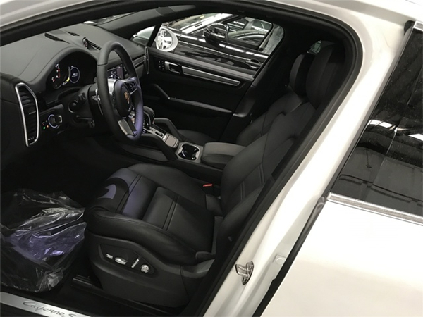 保时捷卡宴销售电话：13389982878刘经理