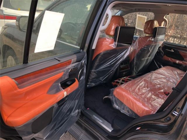 雷克萨斯LX570销售电话：13389982878刘经理