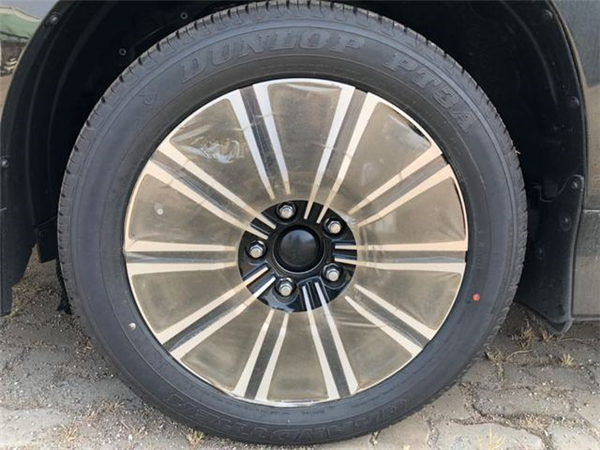 雷克萨斯LX570销售电话：13389982878刘经理