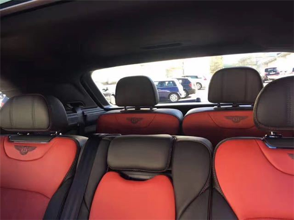 宾利添越七座销售电话：13389982878刘经理