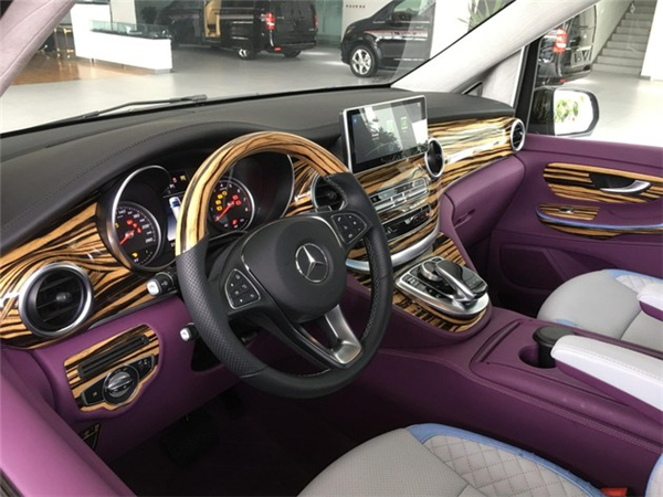 进口奔驰V250销售电话：13389982878刘经理