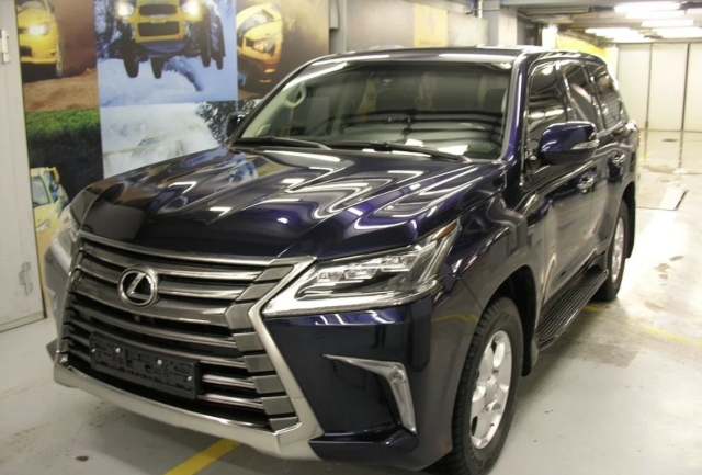 雷克萨斯LX450D销售电话：13389982878刘经理