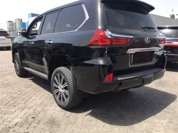 雷克萨斯LX570销售电话：13389982878刘经理