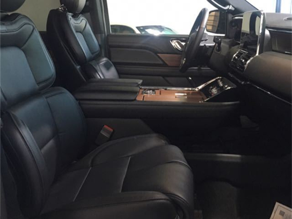 林肯领航员销售电话：13389982878刘经理