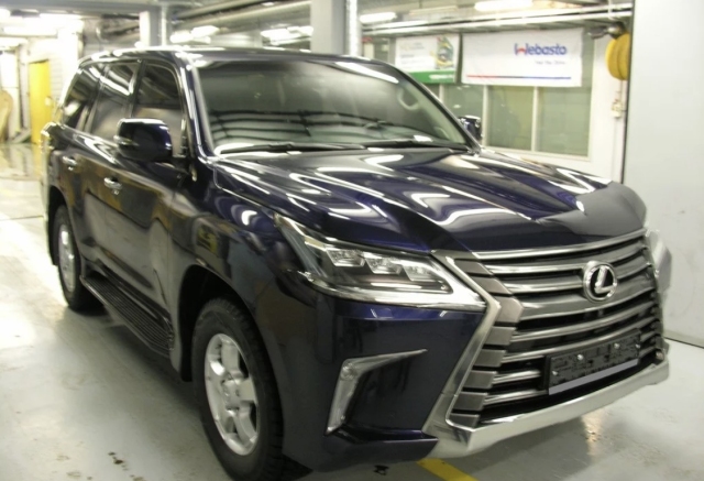 雷克萨斯LX450D销售电话：13389982878刘经理