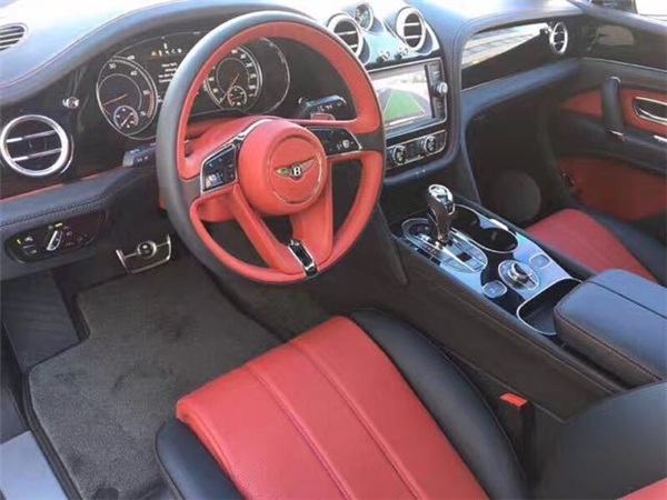 宾利添越七座销售电话：13389982878刘经理