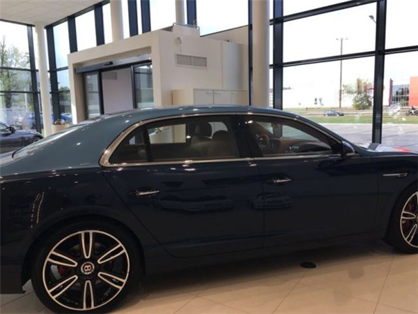 宾利飞驰销售电话：13389982878刘经理