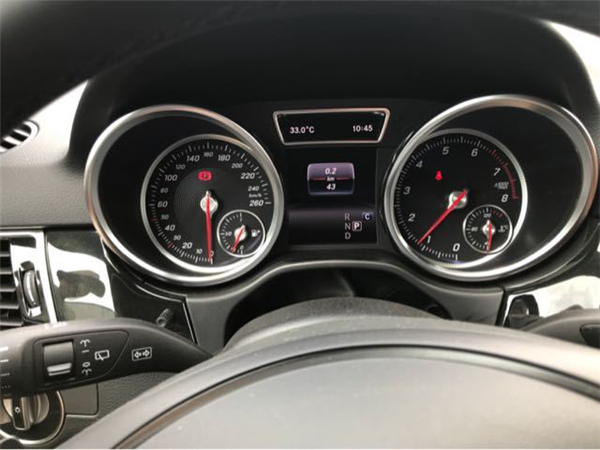 奔驰GLE400销售电话：13389982878刘经理