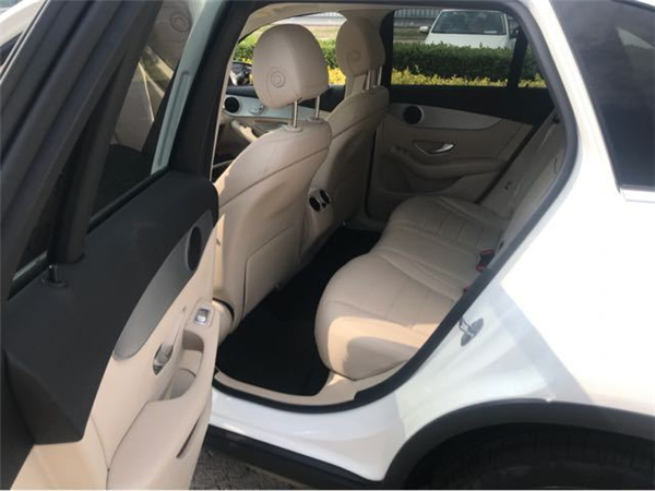 奔驰GLC300销售电话：13389982878刘经理