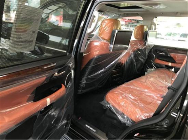 雷克萨斯LX570 7×24H销售热线：133-8998-2878刘经理（同微信）