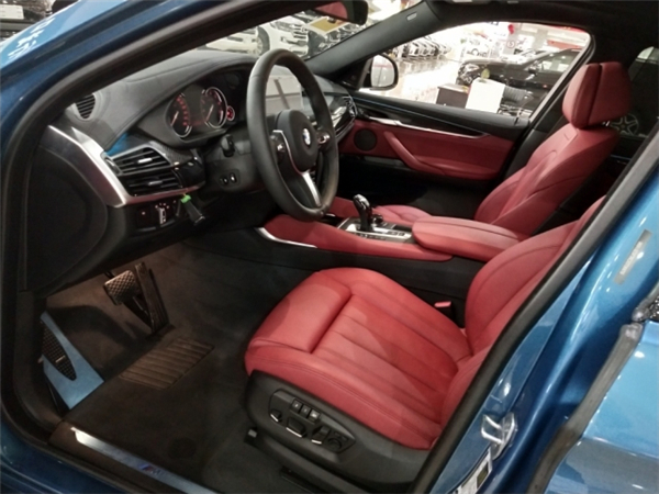 宝马X6销售电话：13389982878刘经理