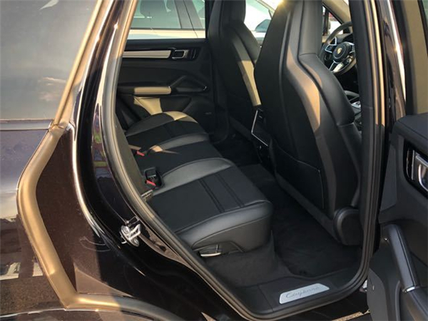 保时捷卡宴销售电话：13389982878刘经理