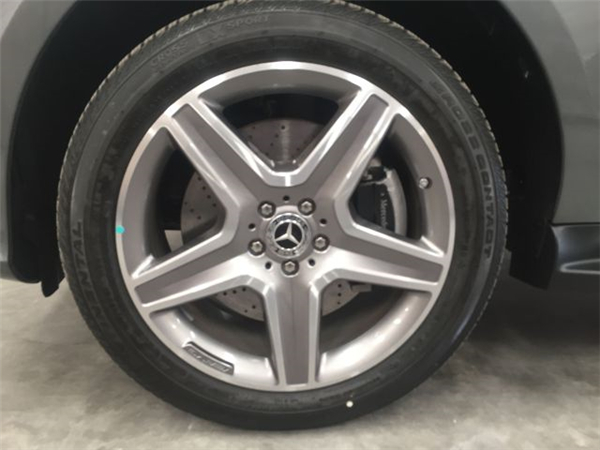 奔驰GLE400销售电话:13389982878刘经理 9aa5900804c5921c.jpg