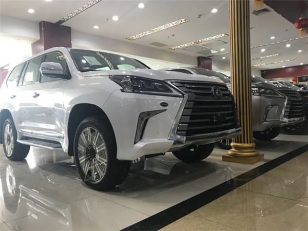 雷克萨斯LX570 7×24H销售热线：133-8998-2878刘经理（同微信）